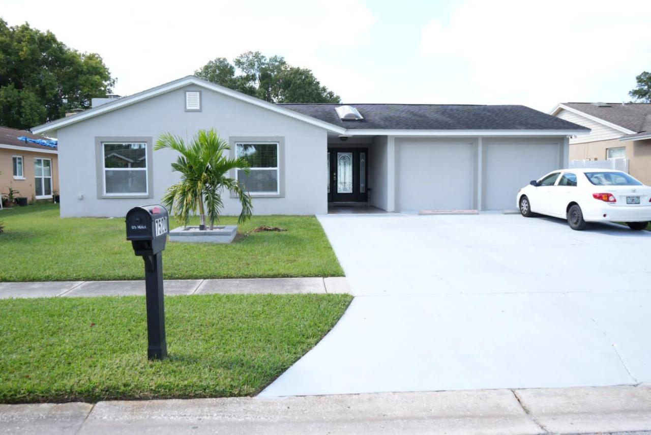 Hosting 1 Villa Tampa Luaran gambar